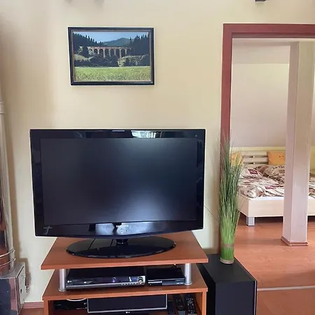 Podkrovny Attic 32 דירה *